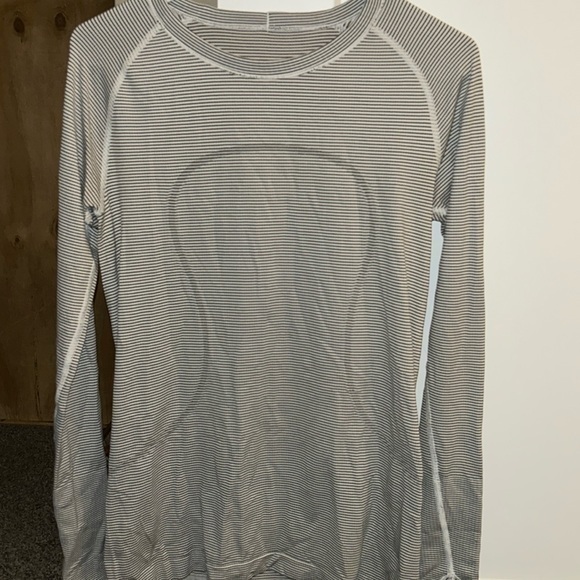 lululemon athletica Tops - Lululemon swiftly tech